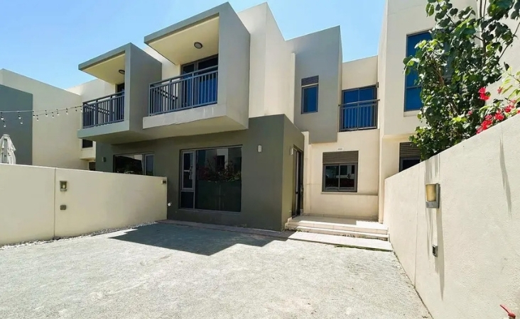 Villa is for sale in Maple 1, Maple 